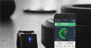 FORM Collar: Smart Tracker for Weightlifting